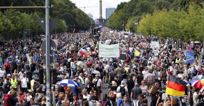 全球確診人數突破2400萬 歐洲疫情反彈民眾示威反對防疫限制
