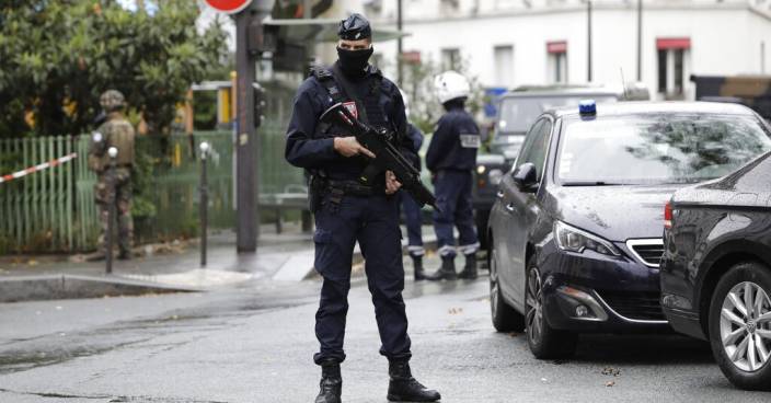 巴黎持刀襲擊案至少2傷 警拘2疑犯