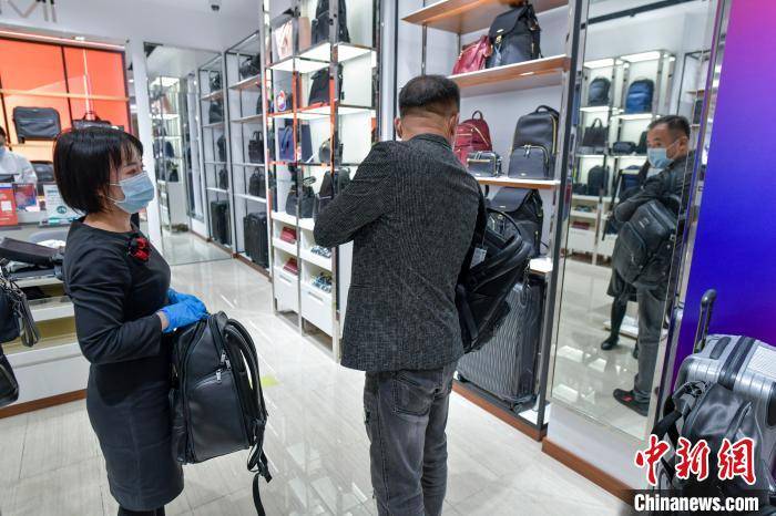 元旦假期首日：海南離島免稅購物人氣旺