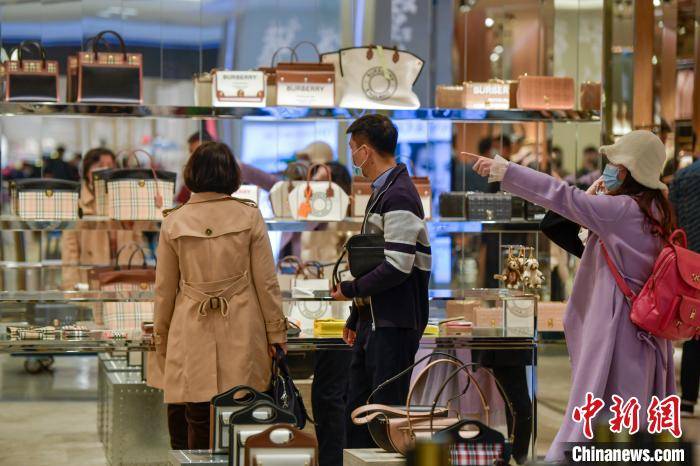 元旦假期首日：海南離島免稅購物人氣旺