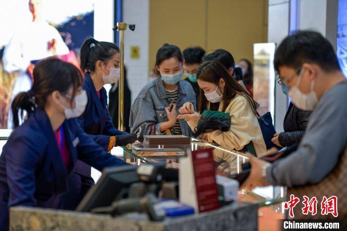 元旦假期首日：海南離島免稅購物人氣旺