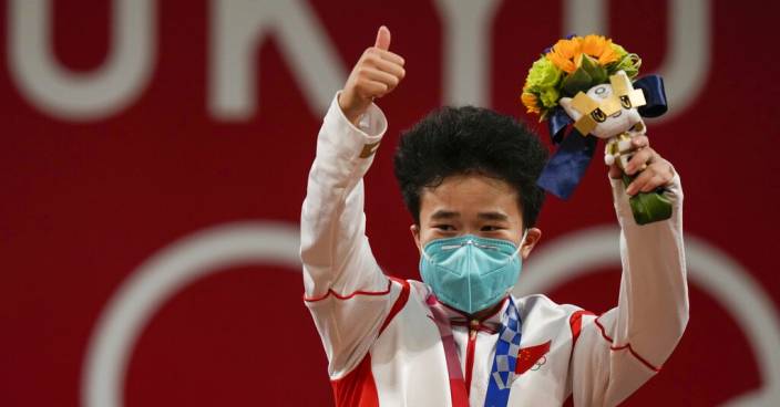 連刷兩項奧運舉重紀錄！侯志慧為中國奪東奧第二金