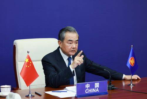 王毅出席第11屆東亞峰會外長會