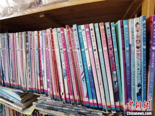 98歲老人和他的圖書室：讓村裏的孩子都有書看