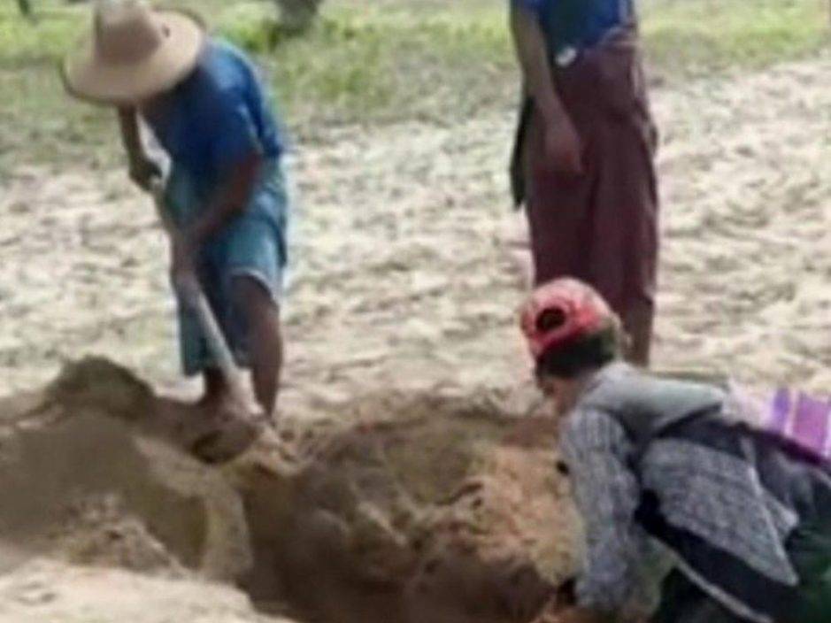 緬甸軍隊兇殘行徑曝光 外媒揭平民慘遭大屠殺屍體支離破碎