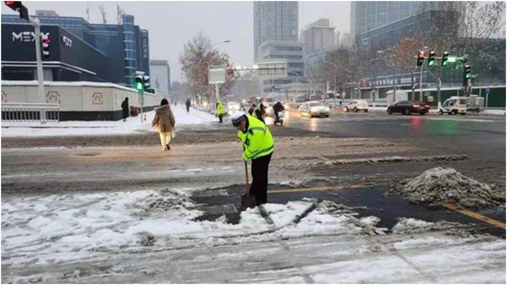 部分道路結冰 鄭州啟動低溫雨雪冰凍災害Ⅲ級應急響應