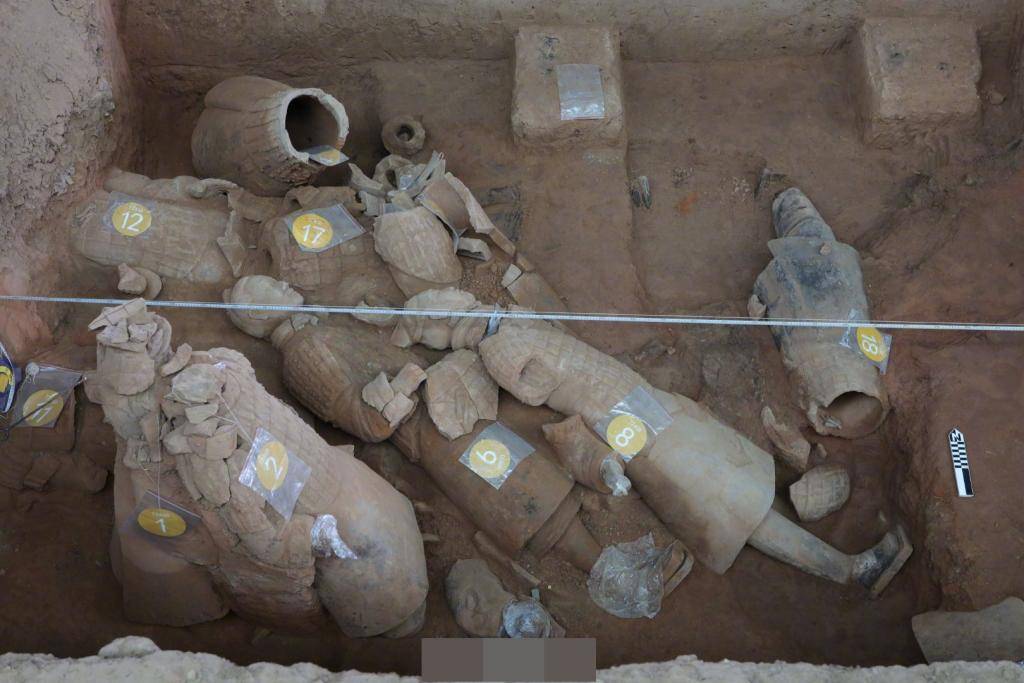 秦始皇陵一號坑去年出土25件陶俑 對軍陣排列研究具重要意義