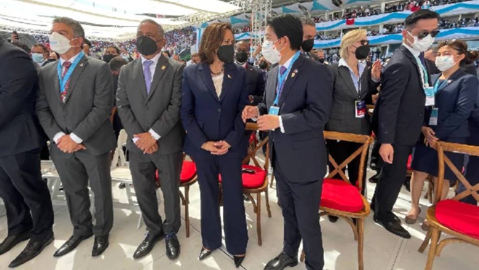 賴清德與美國副總統賀錦麗曾短暫寒暄