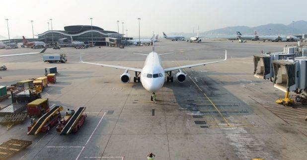 當局禁止新加坡航空營運的客機，以及全日空航空營運的客機，分別從三藩市和東京著陸香港。（shutterstock）