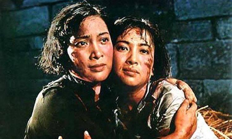 秦怡在《青春之歌》中扮演一個英勇無畏的女革命者林紅(左)。