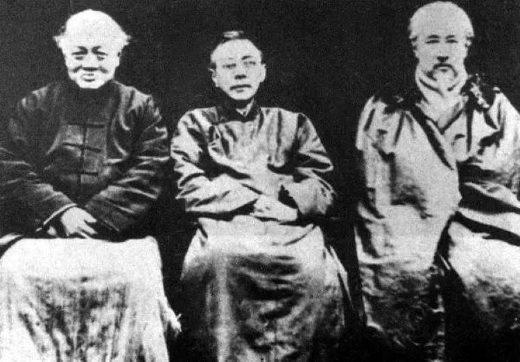 李石曾中)與吳稚暉(左)、張靜江等在巴黎發起組織世界社。(網上圖片)