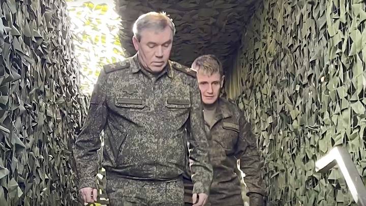 俄烏局勢｜俄軍宣稱摧毀烏軍指揮站 參謀總長視察作戰部隊