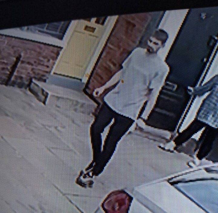 英國9歲女童街邊玩呼啦圈突遇襲 慘被刺死母親崩潰