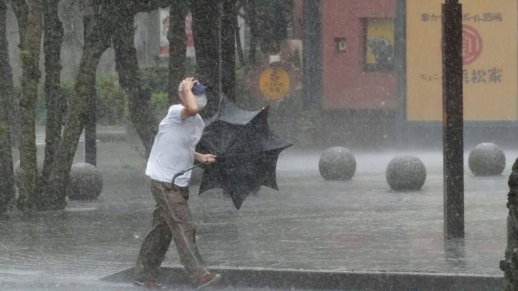 熱帶風暴「米雷」吹襲本洲 逼近東京靜岡市發警告