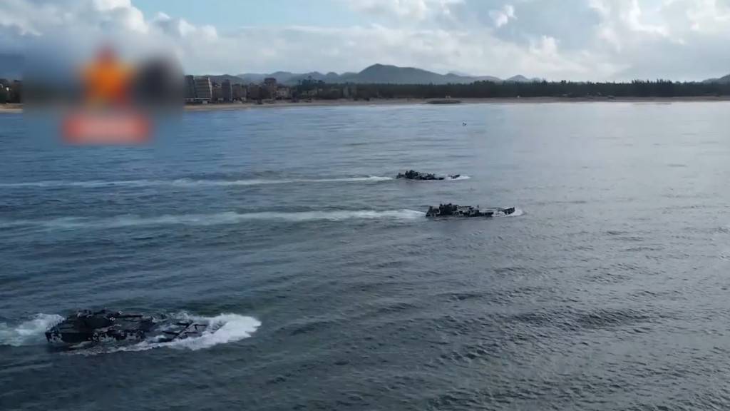 海軍陸戰隊粵西海域進行實彈射擊訓練
