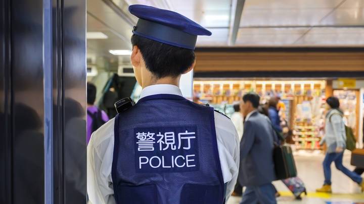 日本有警員醉倒街頭遺失查案文件 涉400人資料 