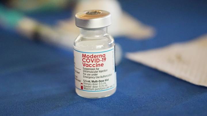 英國批准使用莫德納二價新冠疫苗 成全球首例 