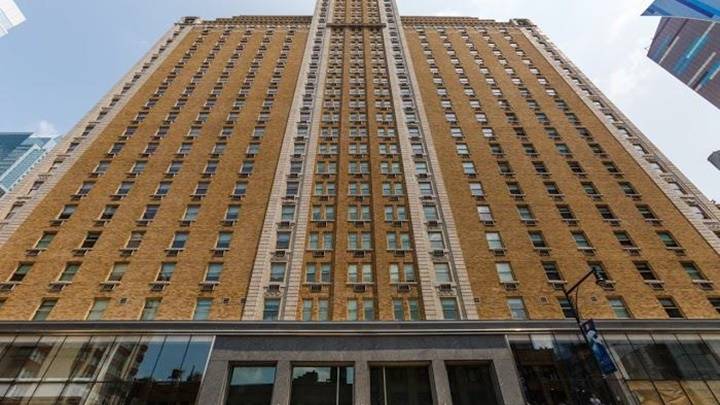 紐約曼克頓豪華酒店擬改裝 供申請庇護非法移民家庭暫住
