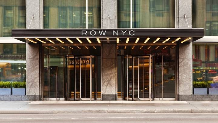 紐約曼克頓豪華酒店擬改裝 供申請庇護非法移民家庭暫住