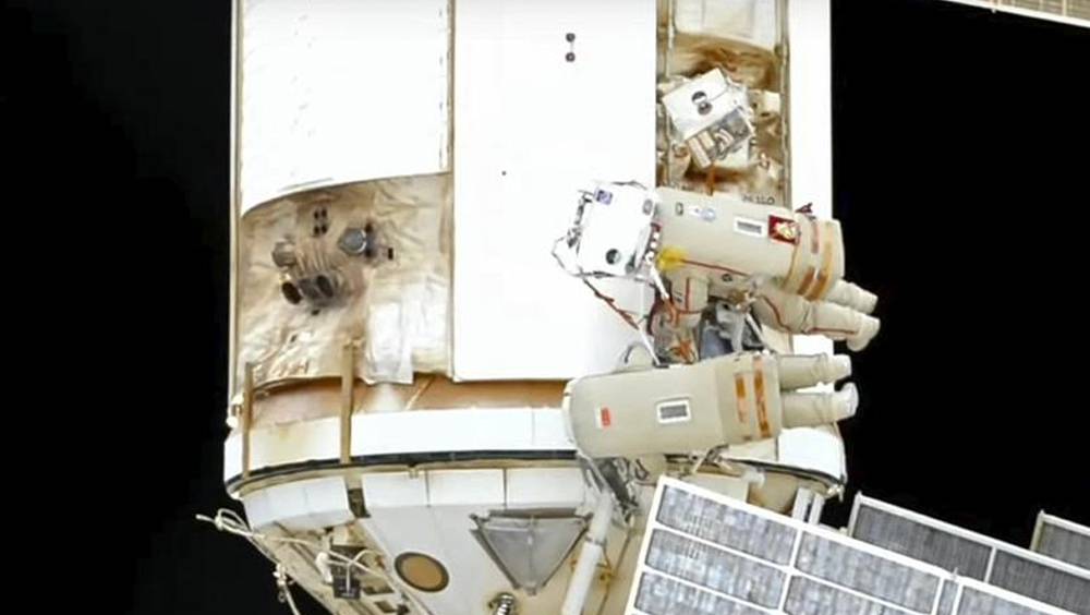 太空衣電源出問題 俄太空人結束艙外任務