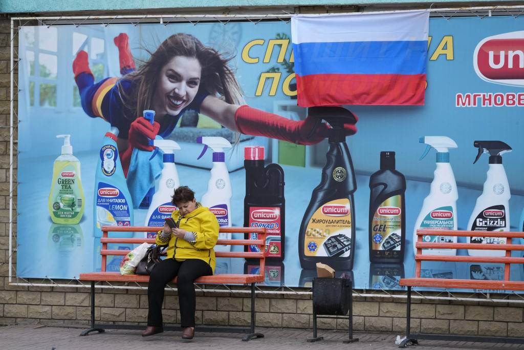 俄烏局勢｜烏克蘭被佔區首長申併入俄羅斯 西方國家不承認公投