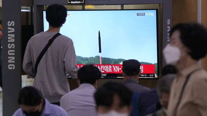 北韓連續第二日向朝鮮東部海域發射導彈 