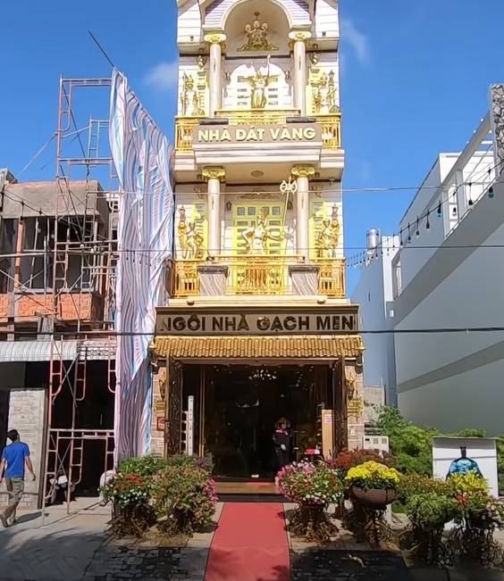 越南富商建「黃金屋」開放參觀 遊客：微型杜拜