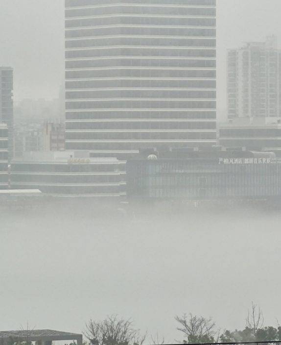 受大霧影響海口三港停航 兩岸約2700輛車待渡