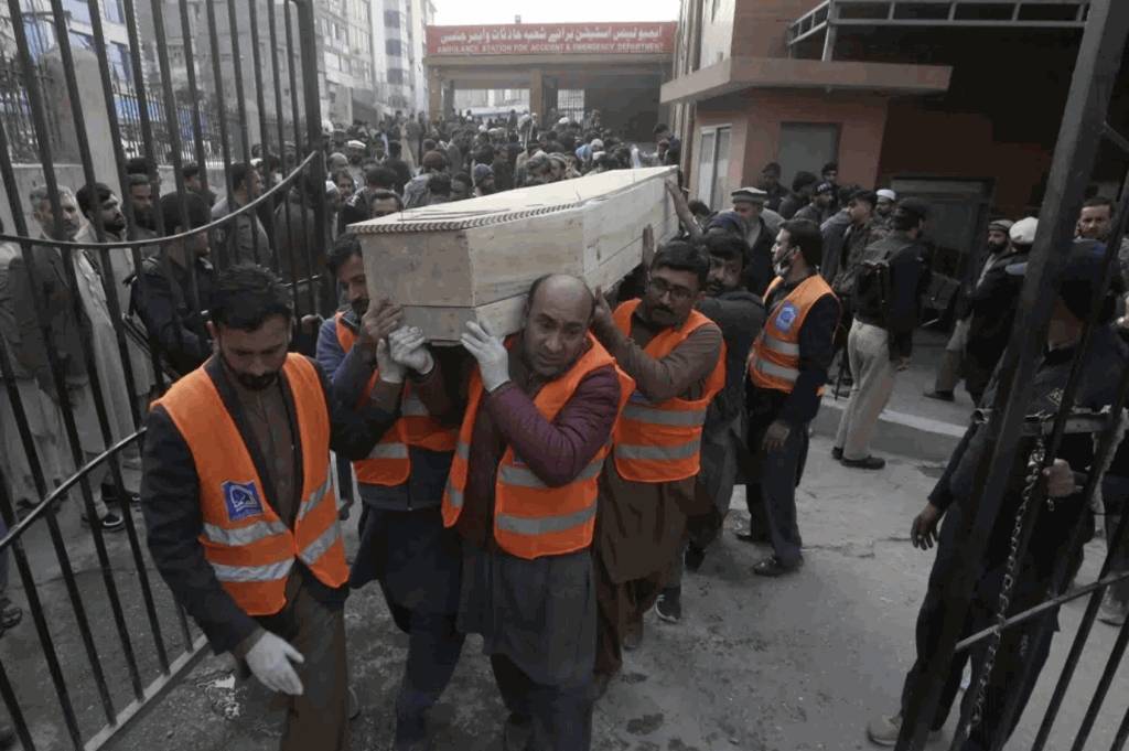 巴基斯坦清真寺遭自殺式炸彈攻擊  至少59死逾150傷  近年最慘烈恐襲