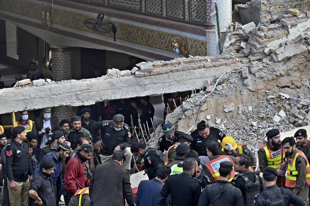 巴基斯坦清真寺自殺式炸彈襲擊 增至88死逾150傷