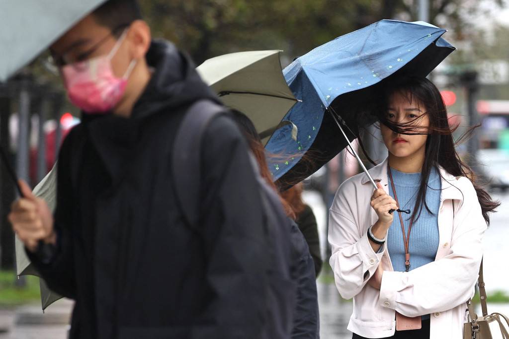 陽性率僅約2% 台灣2月7日起陸客入境毋須核酸檢測