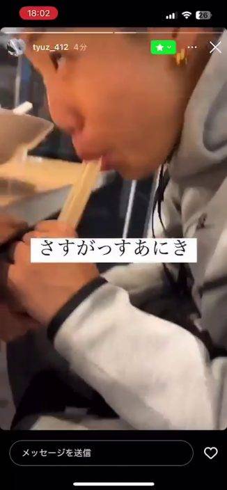 惡搞壽司郎模仿事件 日男拉麵店舔筷子後放回