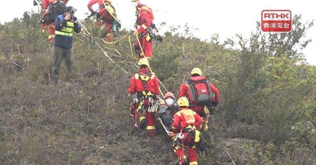 消防處、警務處和醫管局等多個政府部門及機構，在大嶼山進行山火及攀山拯救演習，模擬多名行山人士遇上山火，有人受傷亦有人失蹤。