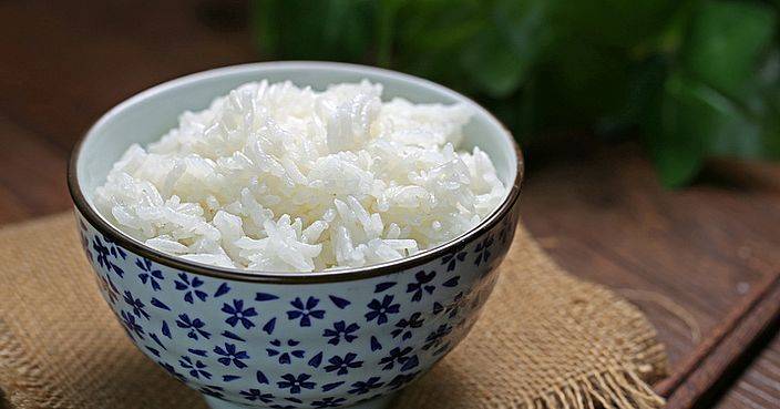 Can consumption of white rice increase the risk of developing colorectal cancer? Studies indicate that a particular diet can enhance the likelihood of cancer.