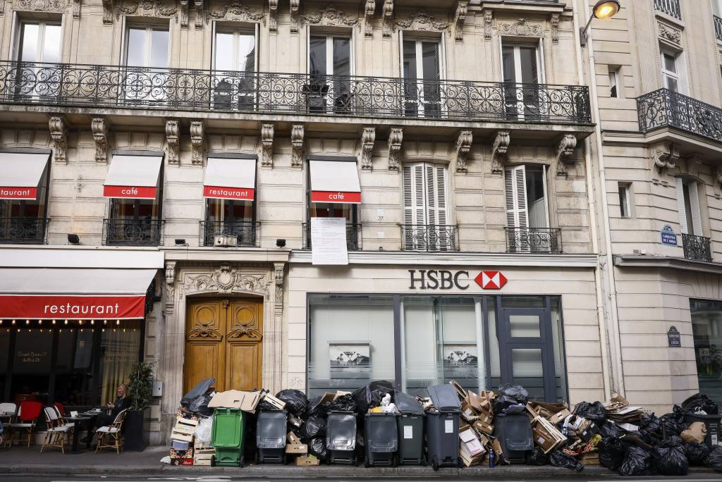 法反退休改革示威罷工持續 巴黎街頭垃圾逾7000噸
