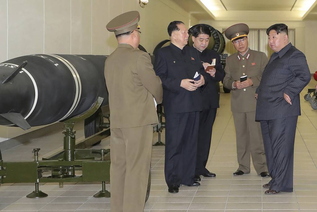 美軍尼米茲號航母泊南韓釜山港 金正恩要求擴大生產核武原料