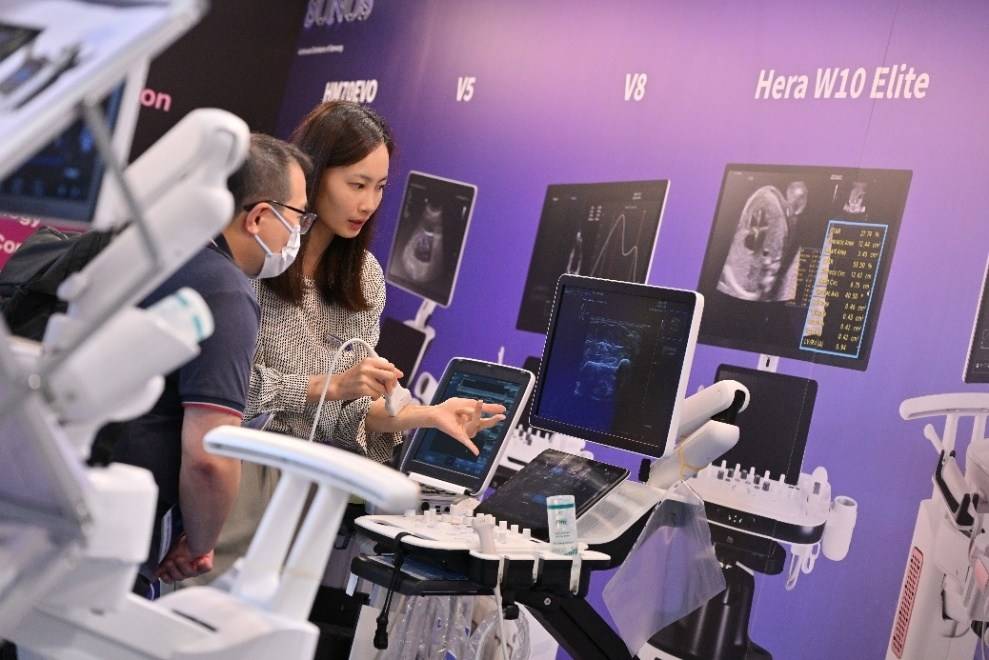 展商利用最新的人工智能及機械人科技為買家提供醫健解決方案 