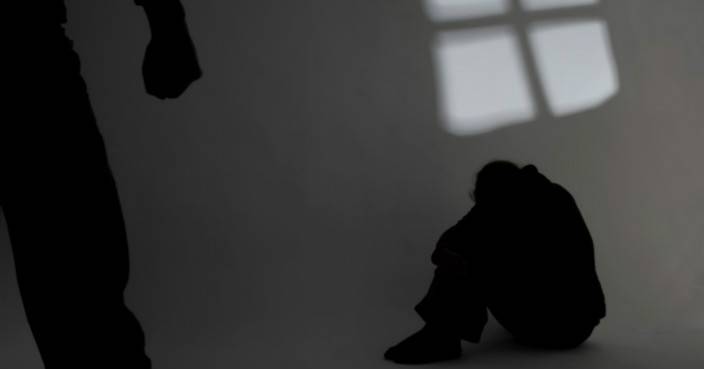 高中生扮「失戀顧問」 涉強姦同班同學